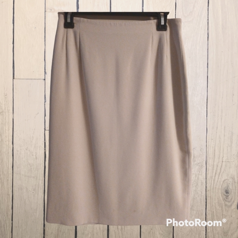 Liz Claiborne Creme colored midi skirt